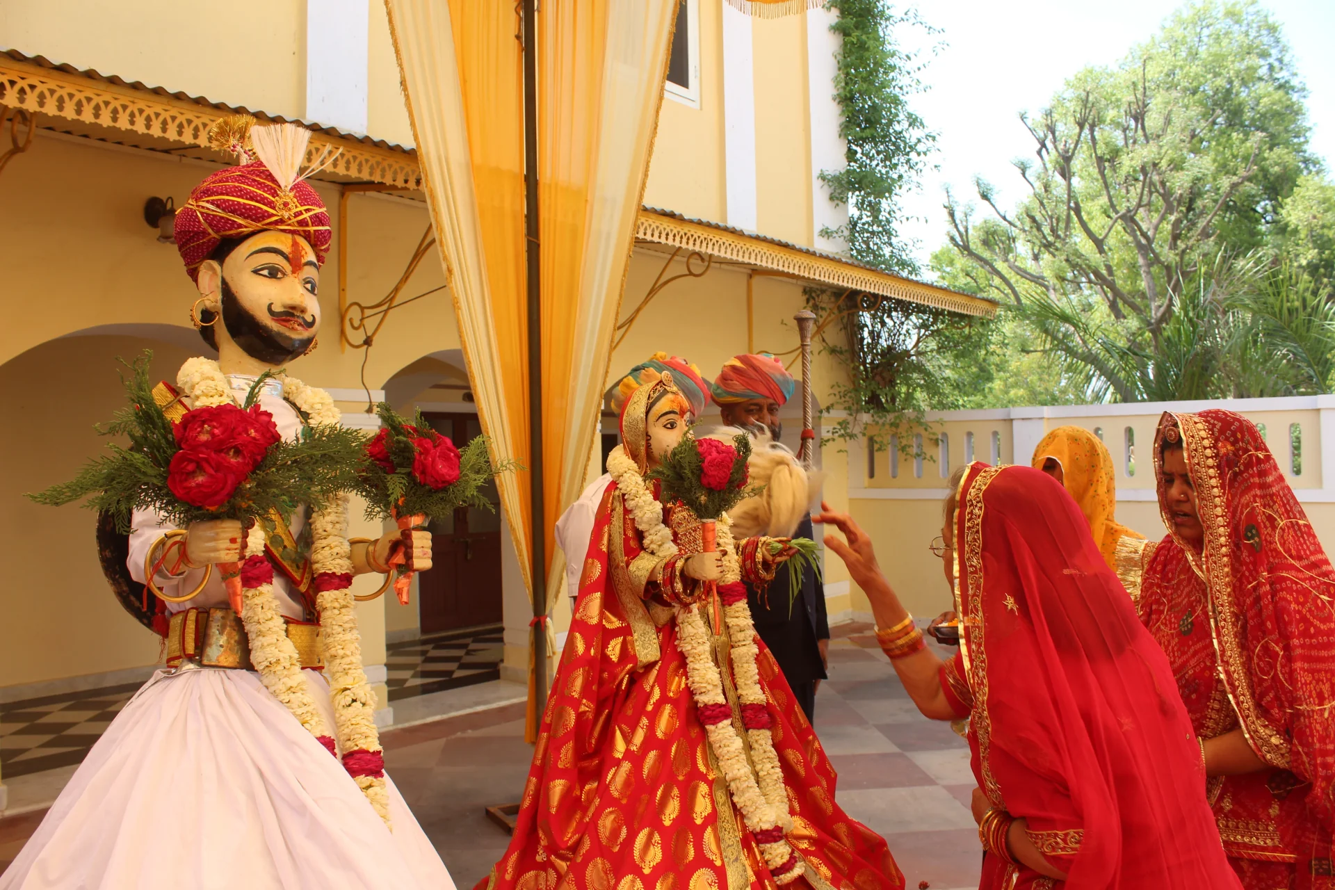 Roop Niwas Kothi Space 4